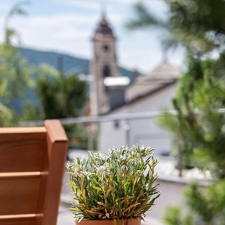 Apparthotel Feldhof - Living And Bistro ノーヴァ・ポネンテ エクステリア 写真