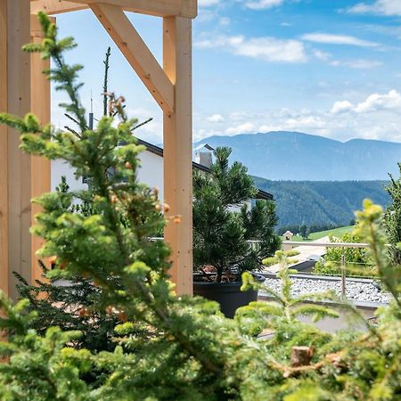 Apparthotel Feldhof - Living And Bistro ノーヴァ・ポネンテ エクステリア 写真