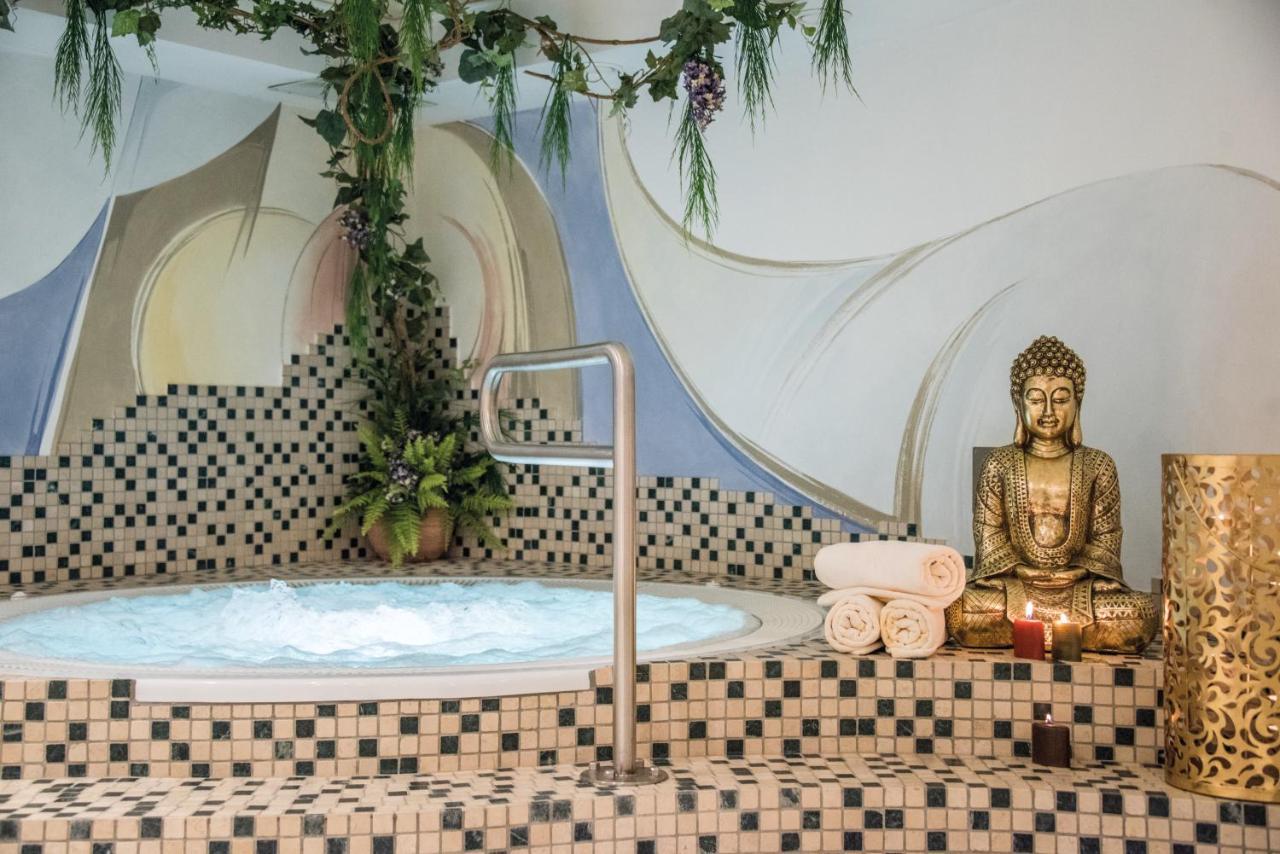 Apparthotel Feldhof - Living And Bistro ノーヴァ・ポネンテ エクステリア 写真