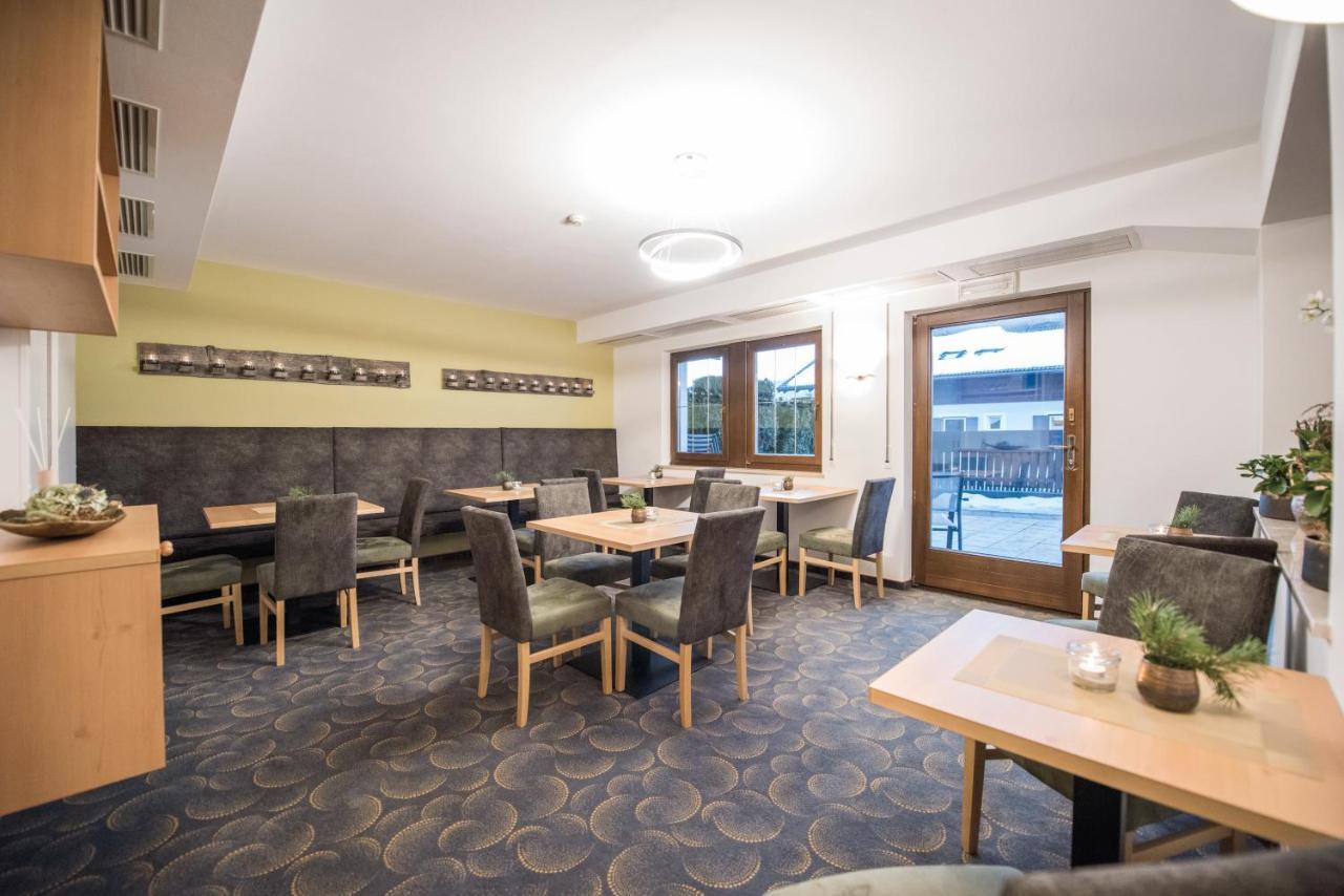 Apparthotel Feldhof - Living And Bistro ノーヴァ・ポネンテ エクステリア 写真