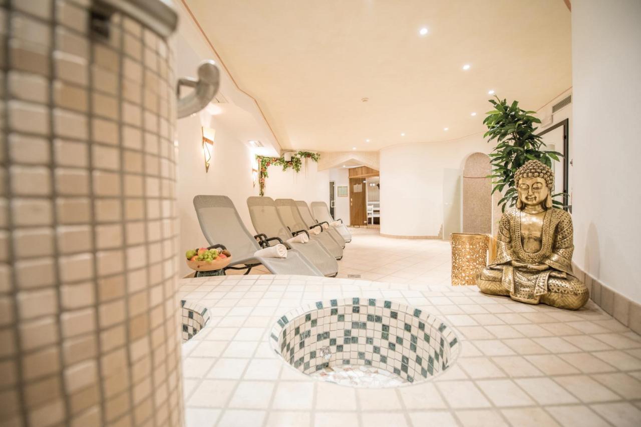 Apparthotel Feldhof - Living And Bistro ノーヴァ・ポネンテ エクステリア 写真