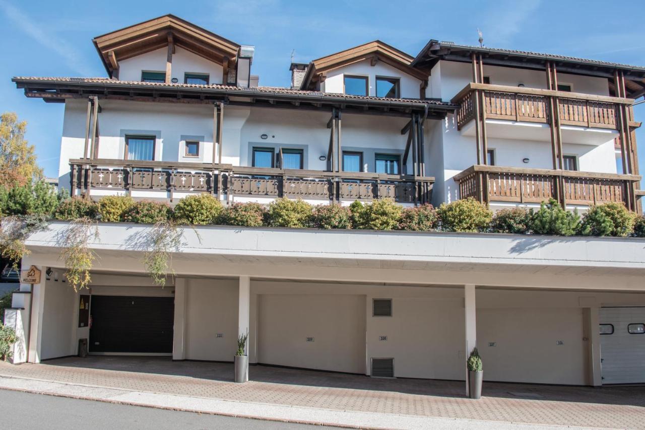 Apparthotel Feldhof - Living And Bistro ノーヴァ・ポネンテ エクステリア 写真