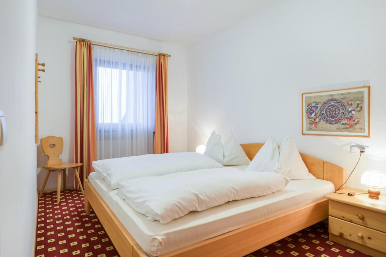 Apparthotel Feldhof - Living And Bistro ノーヴァ・ポネンテ エクステリア 写真